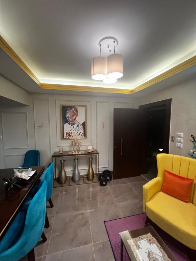 Luxury Flat With Garden And Private Entrance شقة فاخرة بحديقة و مدخل خاص Cairo Exterior photo