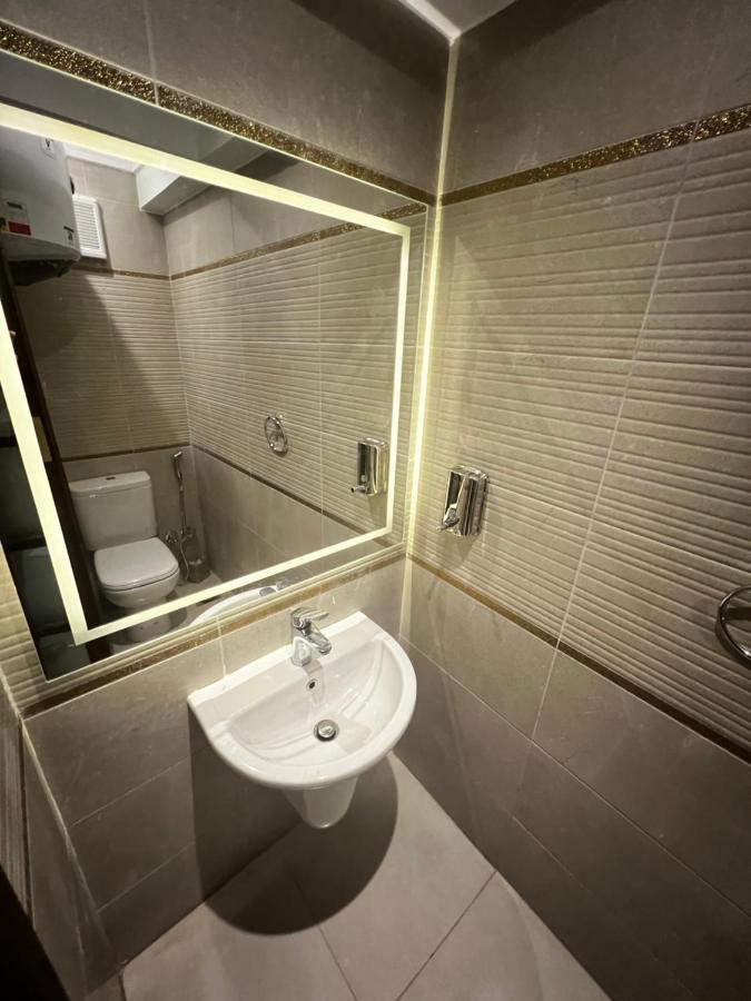 Luxury Flat With Garden And Private Entrance شقة فاخرة بحديقة و مدخل خاص Cairo Exterior photo