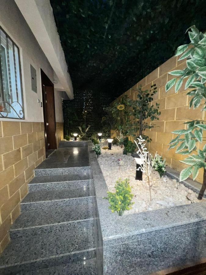 Luxury Flat With Garden And Private Entrance شقة فاخرة بحديقة و مدخل خاص Cairo Exterior photo