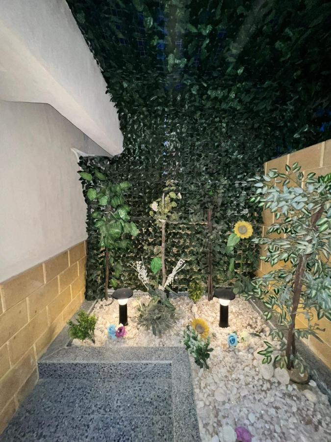 Luxury Flat With Garden And Private Entrance شقة فاخرة بحديقة و مدخل خاص Cairo Exterior photo