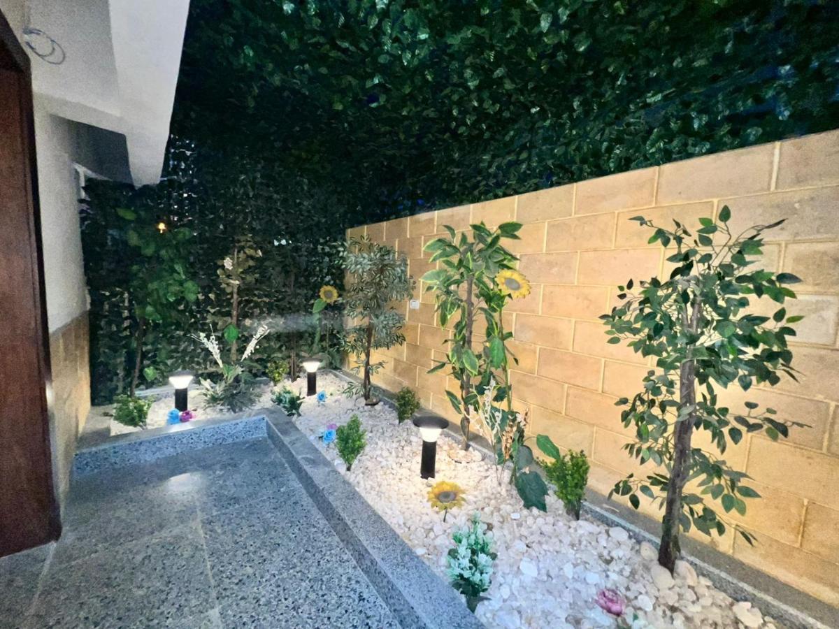 Luxury Flat With Garden And Private Entrance شقة فاخرة بحديقة و مدخل خاص Cairo Exterior photo