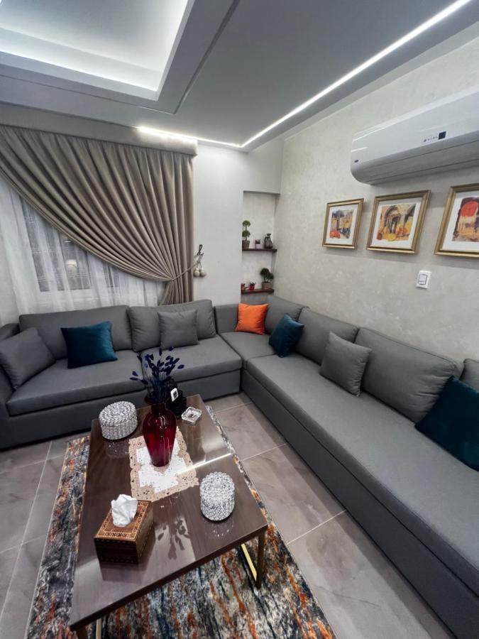 Luxury Flat With Garden And Private Entrance شقة فاخرة بحديقة و مدخل خاص Cairo Exterior photo