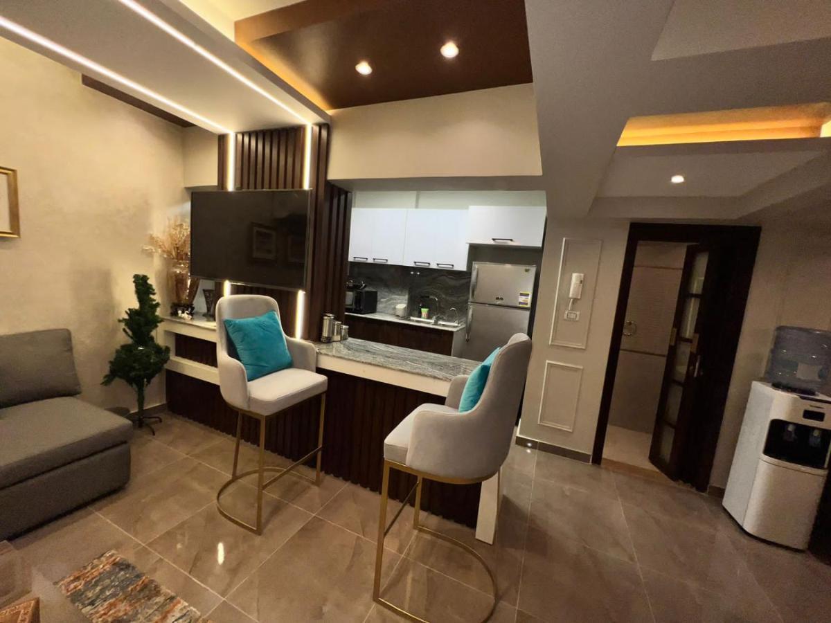 Luxury Flat With Garden And Private Entrance شقة فاخرة بحديقة و مدخل خاص Cairo Exterior photo